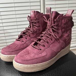 🩷 Mauve Nike High-Top Sneaker With Easy Zipper Entrance 💜 Size 10